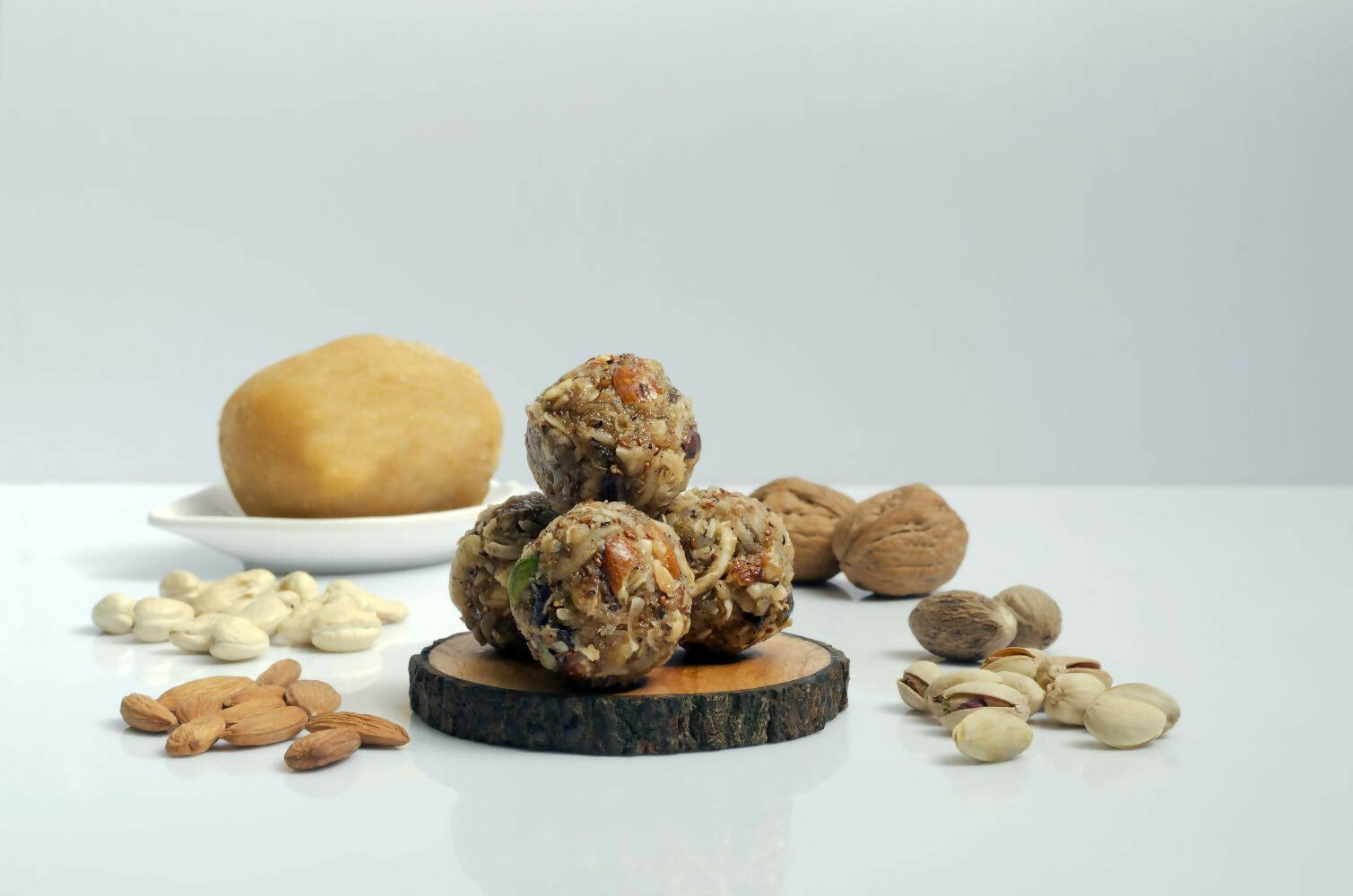Vijaya Karadant Dink Laddu (Dryfruits Laddu) - Distacart