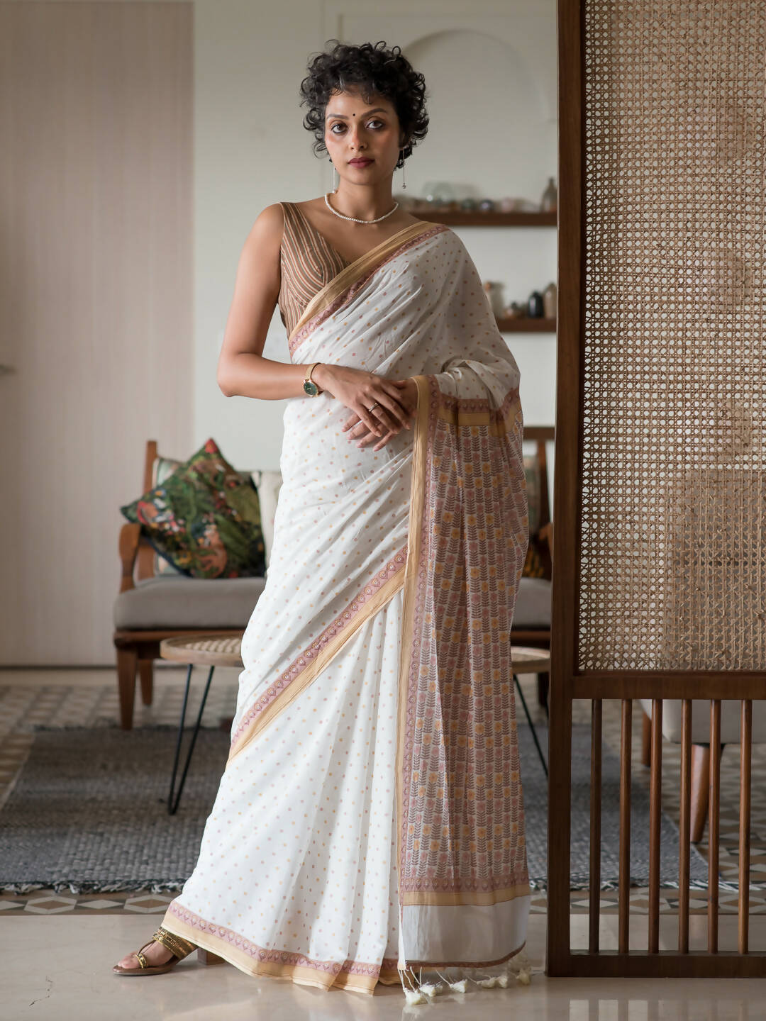 Suta White Woven Design Pure Cotton Saree - Distacart