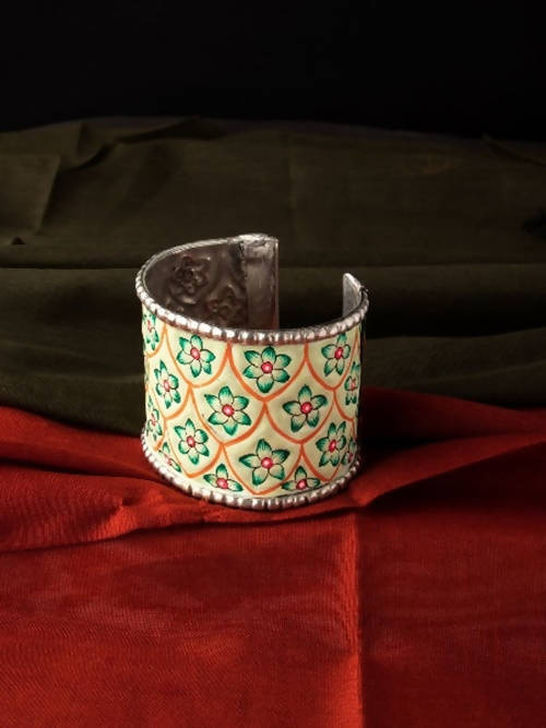 Mominos Fashion Johar Kamal Beautiful Hand-painted Brass kada/Bracelet