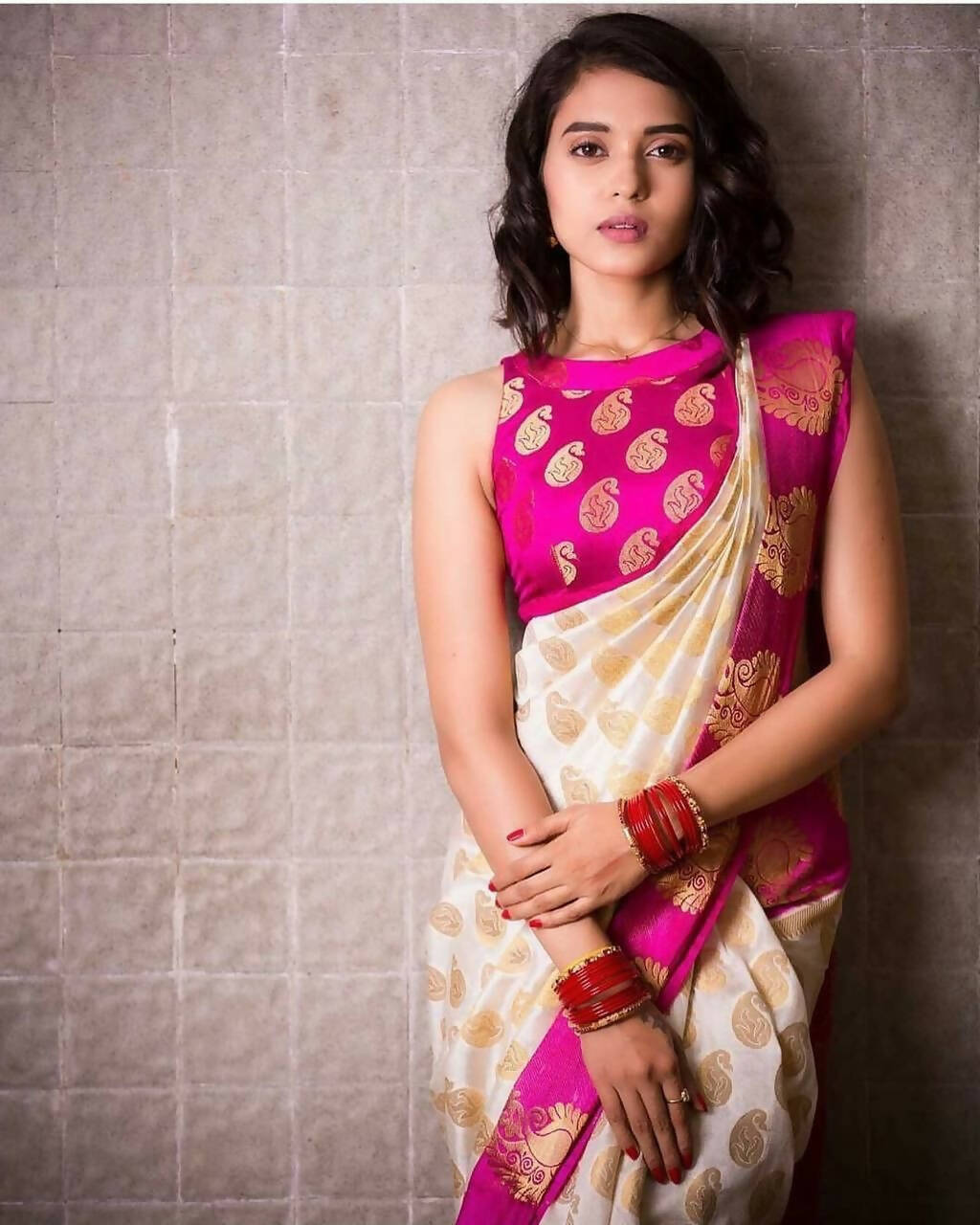 DEIANA'S Beautiful Golden Jari with New Design Soft Lichi Silk Saree - White - Distacart