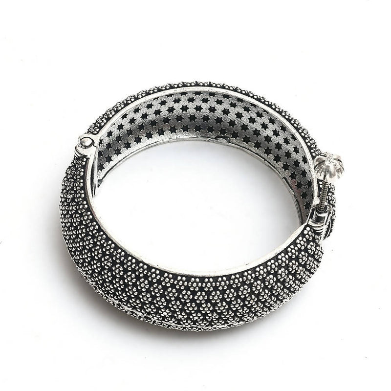 Mominos Fashion Kamal Johar Silver-Plated Screw Type Handcraft Bracelet