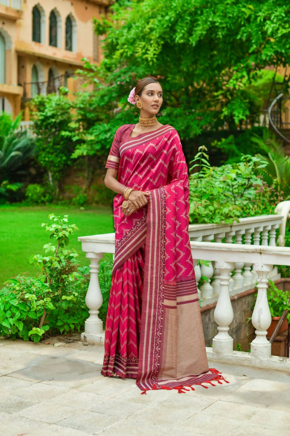 Vishnu Weaves Women's Pink Handloom Raw Silk Zari Woven Saree with Blouse - Distacart