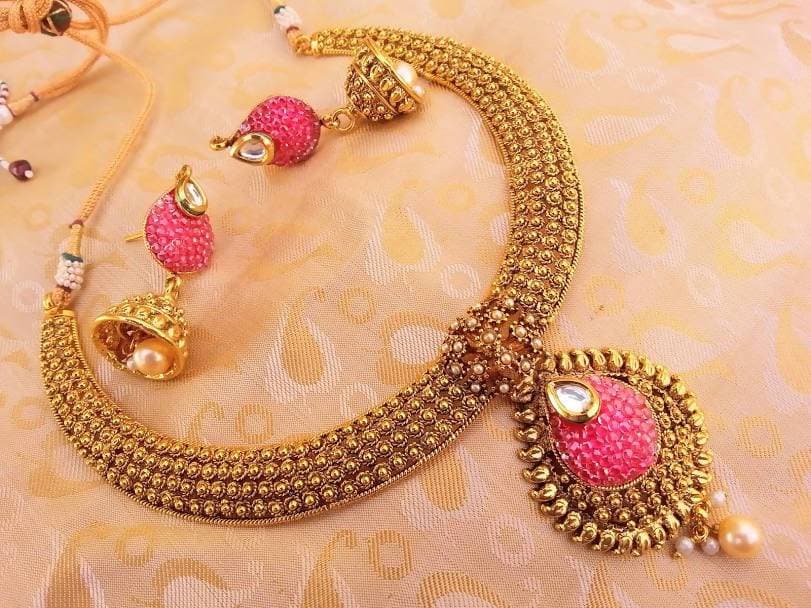 Multicolor Antique Pink Necklace With Earrings