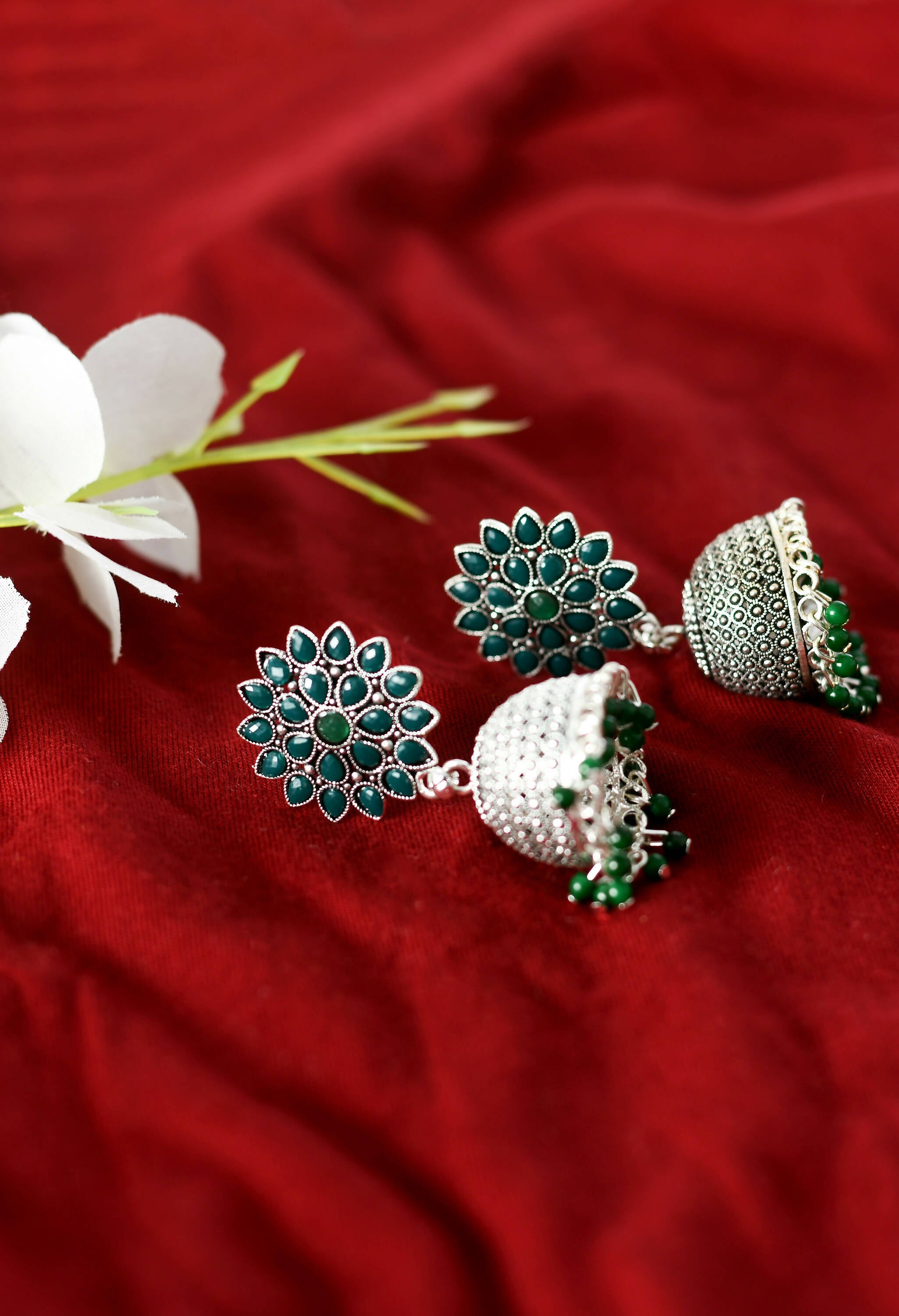 Mominos Fashion Joharkamal Kundan work Jhumka with Green Beads - Distacart