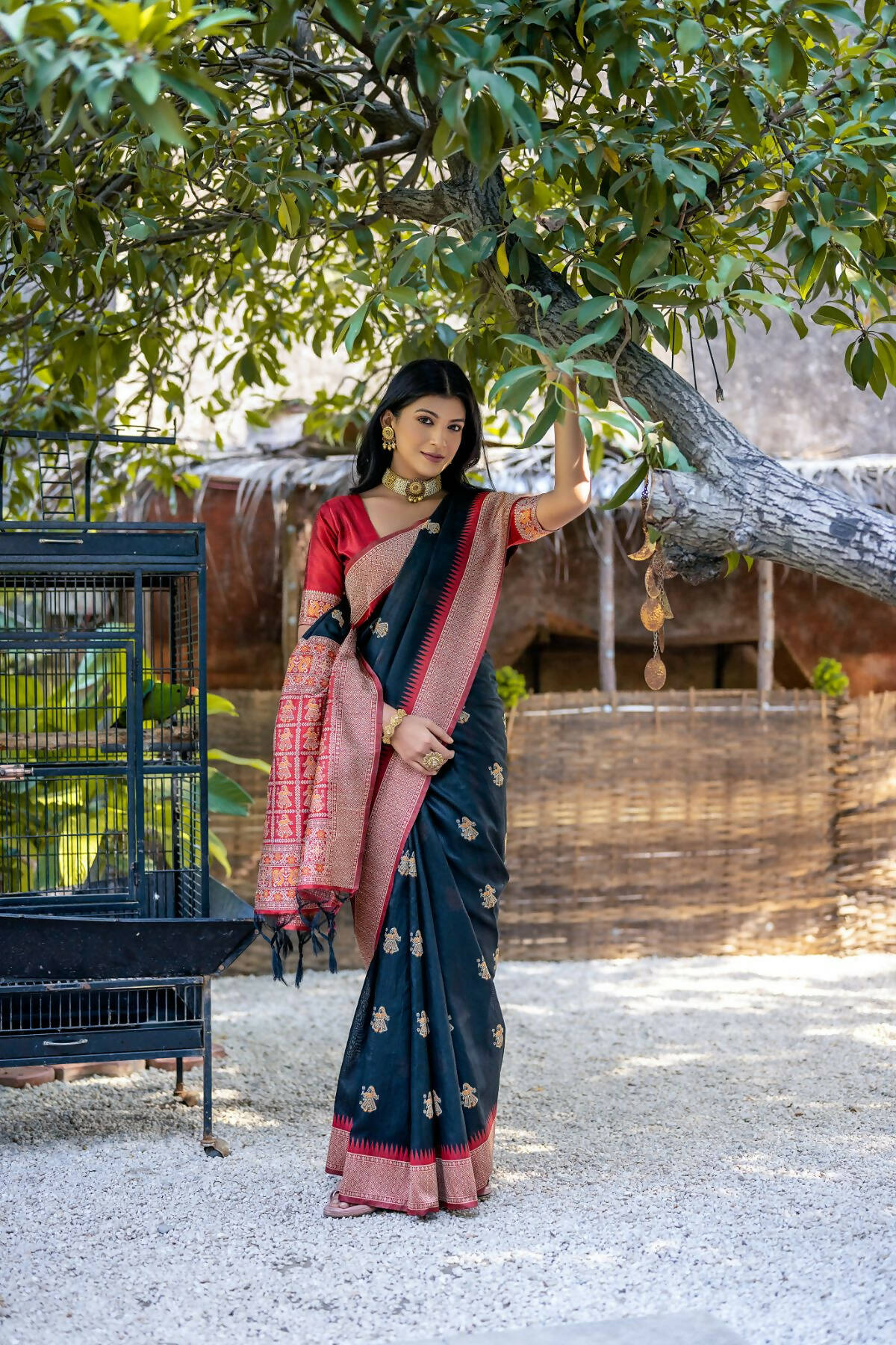 Vishnu Weaves Women's Black Tussar Silk Zari Woven Saree with Blouse - Distacart