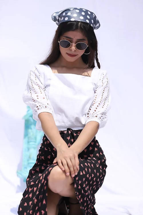 Diva Globe White Akoba Sleeved Overlap Top - Distacart